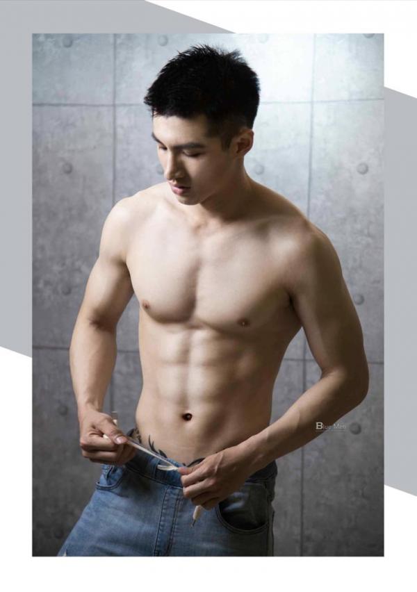 VIRILE-No.02-ebook--bts-video